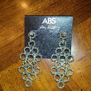 5/$20Allen Schwartz chandelier earrings